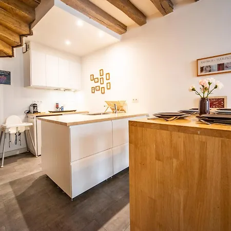 L'ecritoire - Hypercentre - Les Halles - Netflix Apartament Tours